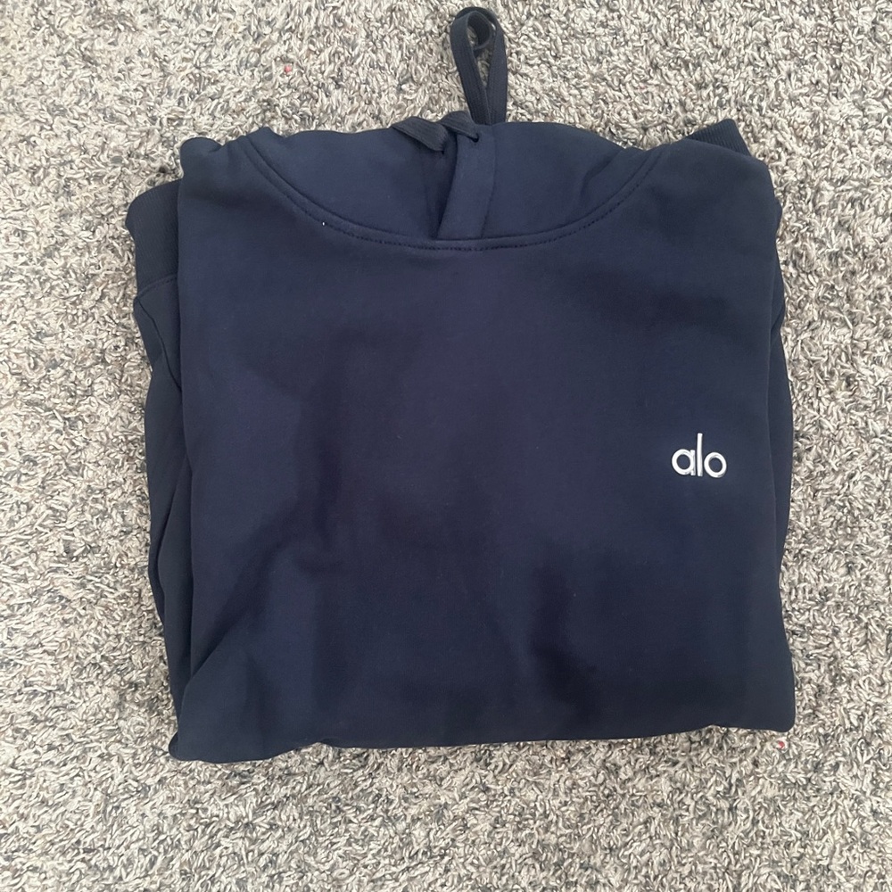 Alo Yoga Navy Blue Accolade hoodie